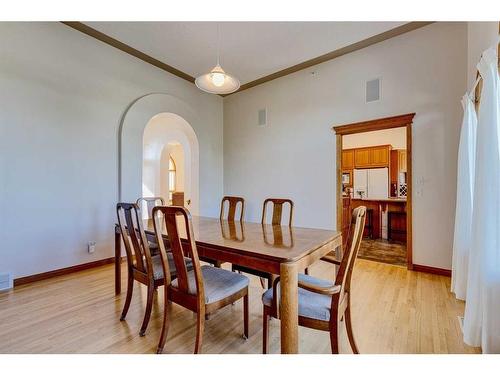 15 Taylor Bay, Rural Rocky View County, AB - Indoor Photo Showing Dining Room