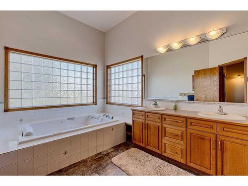 15 Taylor Bay, Rural Rocky View County, AB - Indoor Photo Showing Bathroom