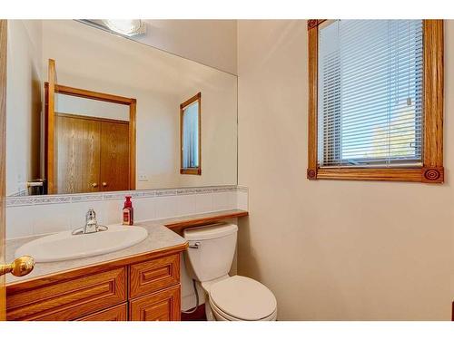 15 Taylor Bay, Rural Rocky View County, AB - Indoor Photo Showing Bathroom