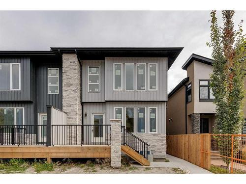 2-4532 17 Avenue Nw, Calgary, AB - Outdoor