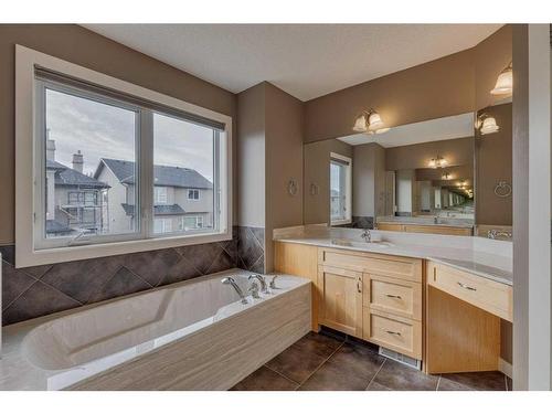 3 Evergreen Square Sw, Calgary, AB - Indoor Photo Showing Bathroom