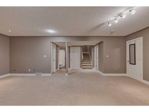 3 Evergreen Square Sw, Calgary, AB - Indoor