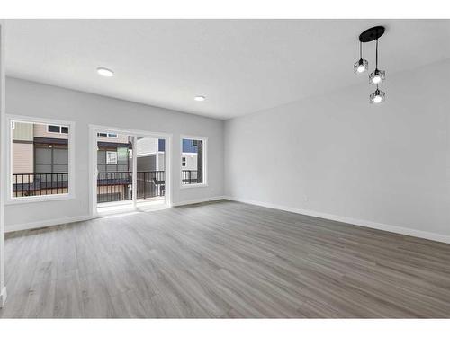 114 Corner Meadows ,Ne Square, Calgary, AB - Indoor Photo Showing Living Room