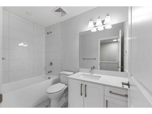 114 Corner Meadows ,Ne Square, Calgary, AB - Indoor Photo Showing Bathroom