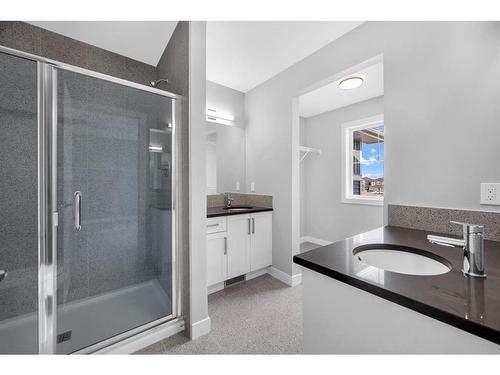 411 Sora Boulevard Se, Calgary, AB - Indoor Photo Showing Bathroom