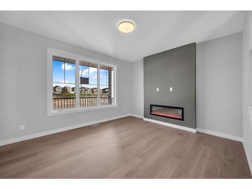 411 Sora Boulevard Se, Calgary, AB - Indoor With Fireplace