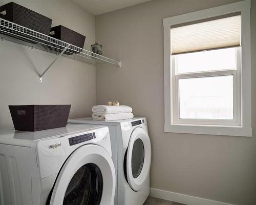 36 Herron Walk Ne, Calgary, AB - Indoor Photo Showing Laundry Room