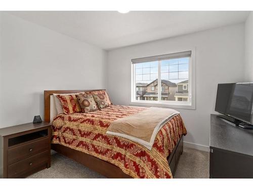 68 Legacy Glen Place Se, Calgary, AB - Indoor Photo Showing Bedroom