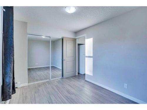 201-1820 9 Street Sw, Calgary, AB - Indoor Photo Showing Other Room