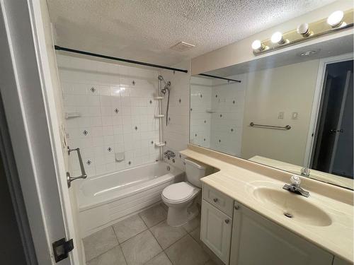 901-1335 12 Avenue Sw, Calgary, AB - Indoor Photo Showing Bathroom