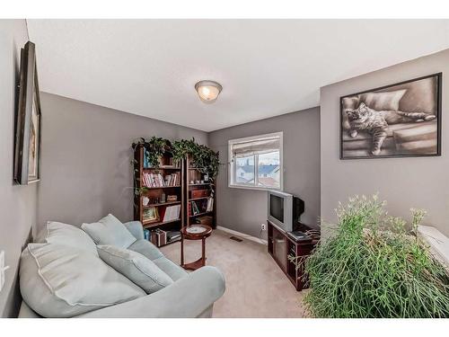 433 Tuscany Drive Nw, Calgary, AB - Indoor Photo Showing Other Room