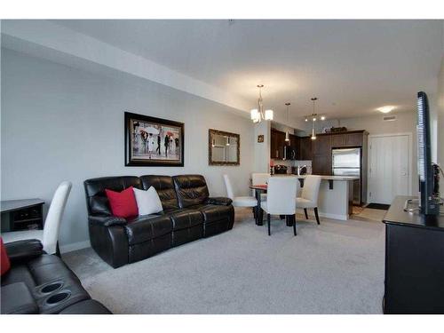 322-20 Royal Oak Plaza Nw, Calgary, AB - Indoor Photo Showing Living Room