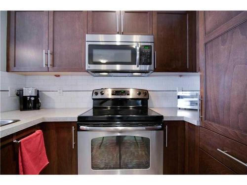 322-20 Royal Oak Plaza Nw, Calgary, AB - Indoor Photo Showing Kitchen