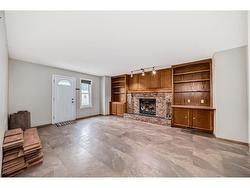 207 SHAWINIGAN Way SW Calgary, AB T2Y 2W3