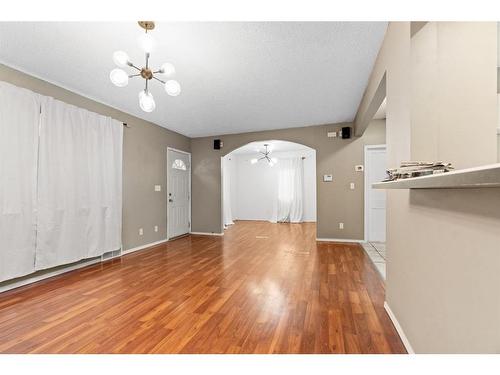 417 22 Avenue Nw, Calgary, AB - Indoor Photo Showing Other Room