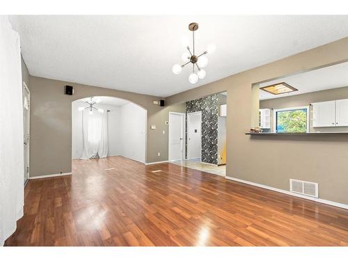 417 22 Avenue Nw, Calgary, AB - Indoor Photo Showing Other Room