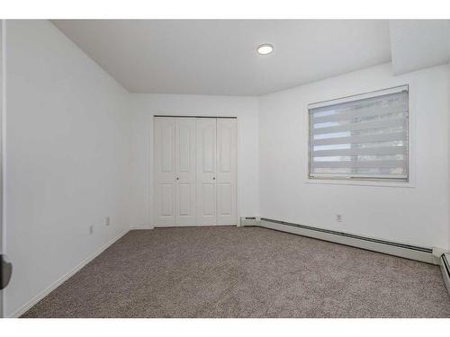 119-7210 80 Avenue Ne, Calgary, AB - Indoor Photo Showing Other Room