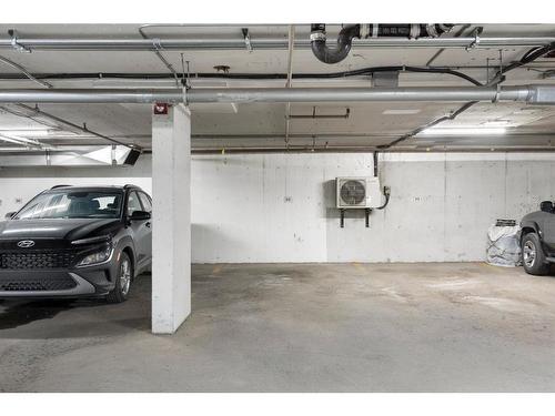 504-505 19 Avenue Sw, Calgary, AB - Indoor Photo Showing Garage