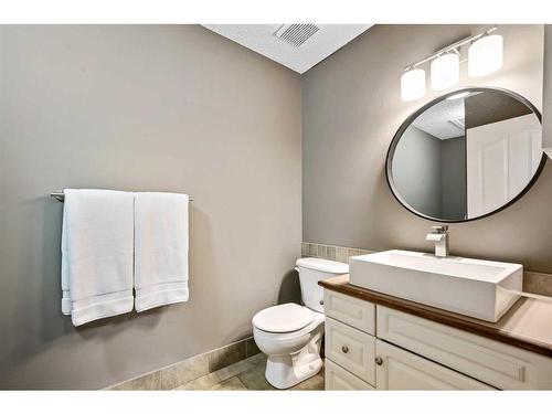 2-2211 28 Street Sw, Calgary, AB - Indoor Photo Showing Bathroom