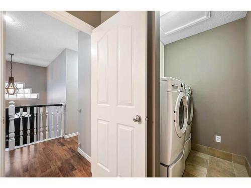 2-2211 28 Street Sw, Calgary, AB - Indoor Photo Showing Laundry Room