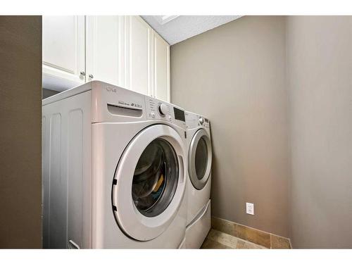 2-2211 28 Street Sw, Calgary, AB - Indoor Photo Showing Laundry Room