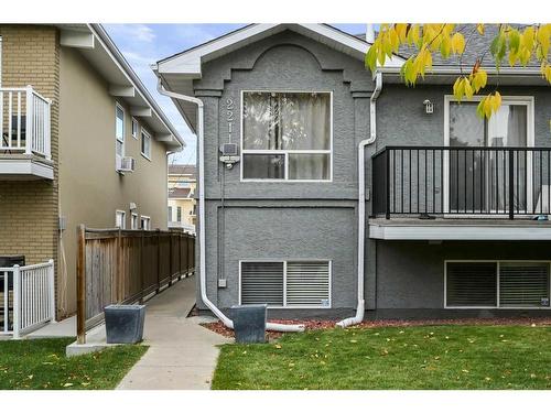 2-2211 28 Street Sw, Calgary, AB - Outdoor