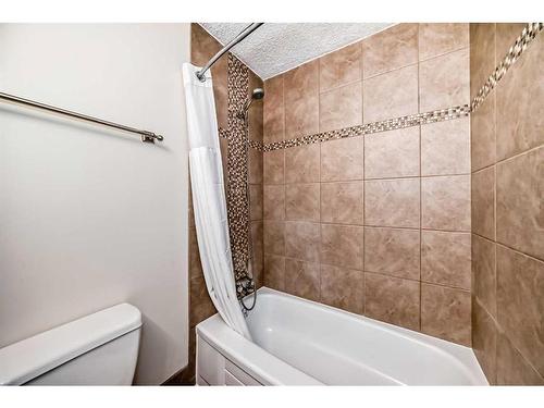 401-1817 11 Avenue Sw, Calgary, AB - Indoor Photo Showing Bathroom