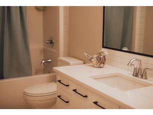 331 Legacy Circle Se, Calgary, AB - Indoor Photo Showing Bathroom