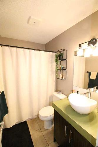 301-1810 16 Street Sw, Calgary, AB - Indoor Photo Showing Bathroom