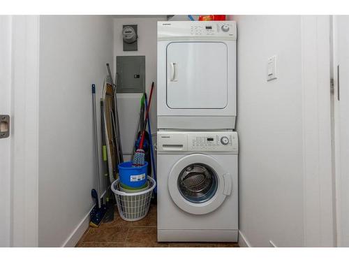 505-8880 Horton Road Sw, Calgary, AB - Indoor Photo Showing Laundry Room