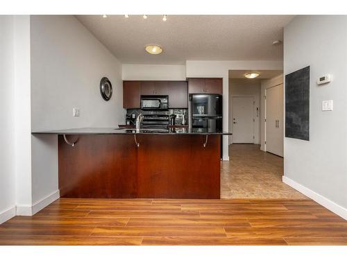 505-8880 Horton Road Sw, Calgary, AB - Indoor Photo Showing Kitchen