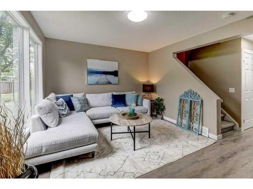 41-2319 56 Street Ne, Calgary, AB - Indoor Photo Showing Living Room