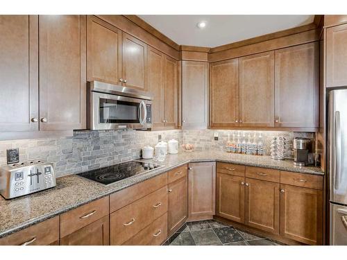 2802-910 5 Avenue Sw, Calgary, AB - Indoor Photo Showing Kitchen