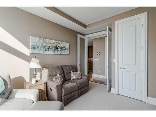 2802-910 5 Avenue Sw, Calgary, AB - Indoor Photo Showing Living Room