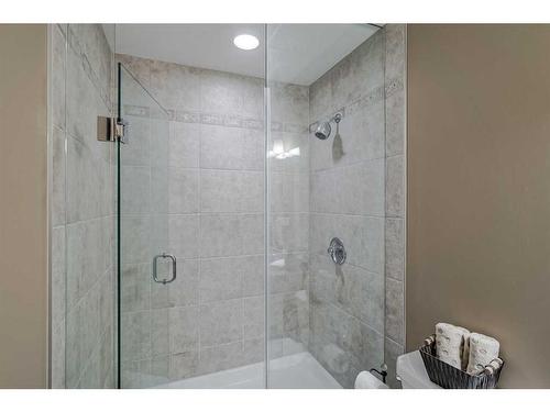 2802-910 5 Avenue Sw, Calgary, AB - Indoor Photo Showing Bathroom