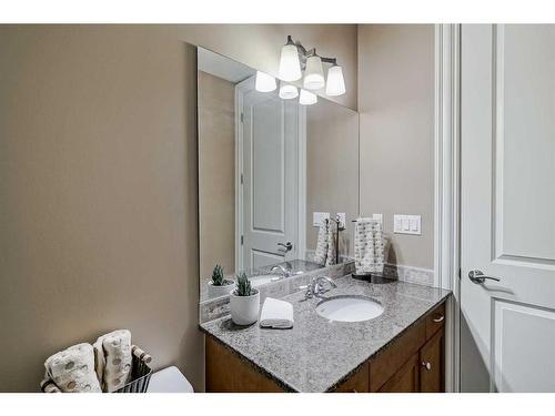 2802-910 5 Avenue Sw, Calgary, AB - Indoor Photo Showing Bathroom