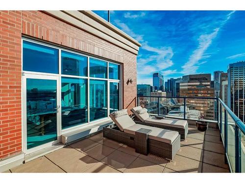 2802-910 5 Avenue Sw, Calgary, AB - Outdoor