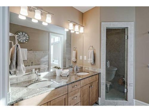 2802-910 5 Avenue Sw, Calgary, AB - Indoor Photo Showing Bathroom