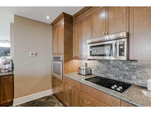 2802-910 5 Avenue Sw, Calgary, AB - Indoor Photo Showing Kitchen