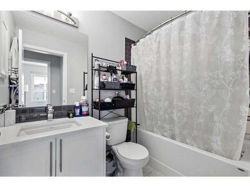 418-4150 Seton Drive Se, Calgary, AB - Indoor Photo Showing Bathroom