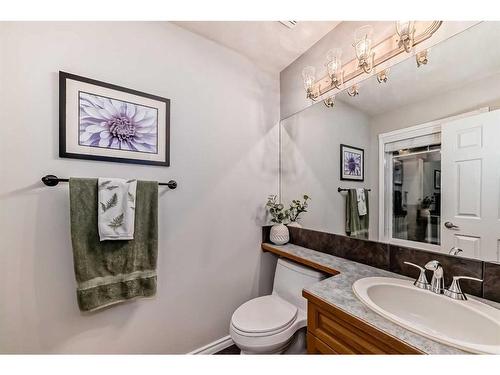 25 Cimarron Crescent, Okotoks, AB - Indoor Photo Showing Bathroom