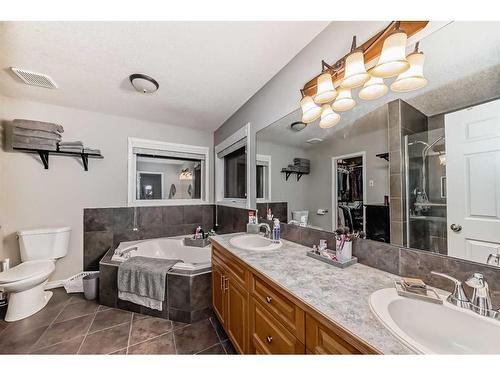 25 Cimarron Crescent, Okotoks, AB - Indoor Photo Showing Bathroom