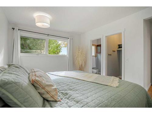 2308 Munro Drive Ne, Calgary, AB - Indoor Photo Showing Bedroom