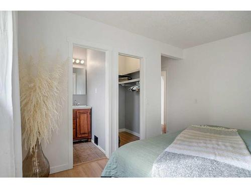 2308 Munro Drive Ne, Calgary, AB - Indoor Photo Showing Bedroom