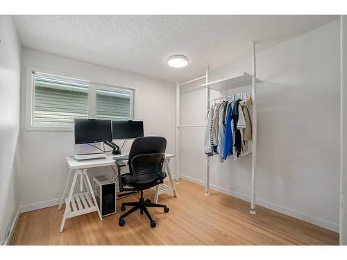 2308 Munro Drive Ne, Calgary, AB - Indoor