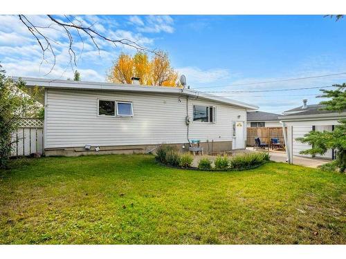 2308 Munro Drive Ne, Calgary, AB - Outdoor