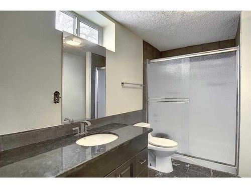 283129 Township Road 250  Rocky View County, Rural Rocky View County, AB - Indoor Photo Showing Bathroom