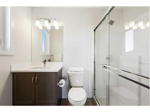 401-30 Shawnee Common Sw, Calgary, AB - Indoor Photo Showing Bathroom