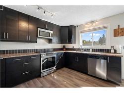 131A Ranch Glen Place NW Calgary, AB T3G 1E9