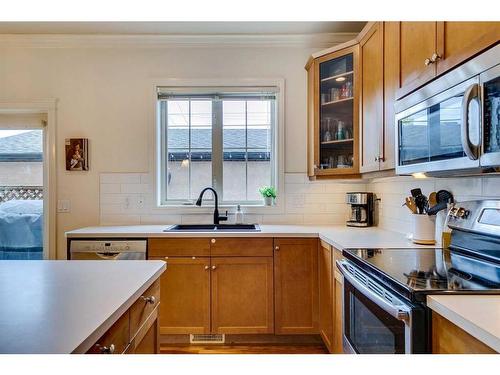 3-2326 2 Avenue Nw, Calgary, AB - Indoor Photo Showing Kitchen